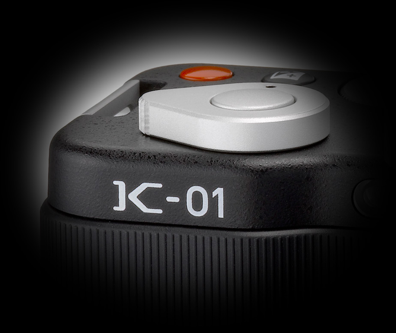 Illustration for article titled Is This the Mirrorless Pentax K-01 in These Leaked Photos?